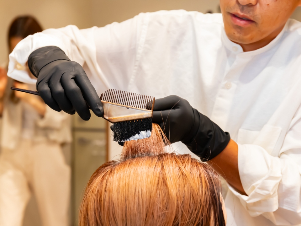 カラー施術風景