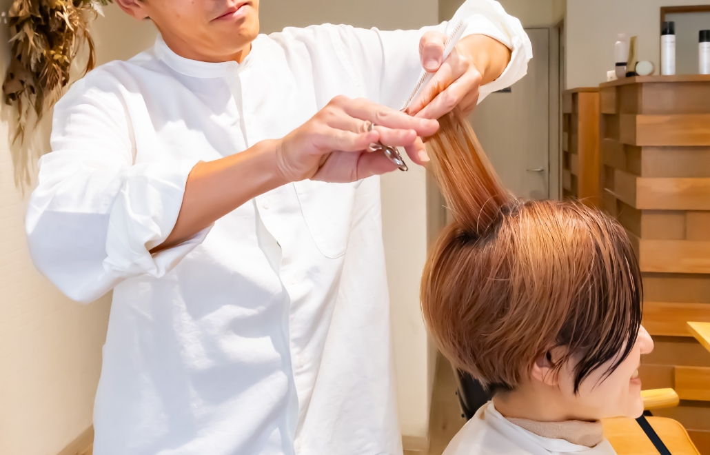 カット施術中の写真